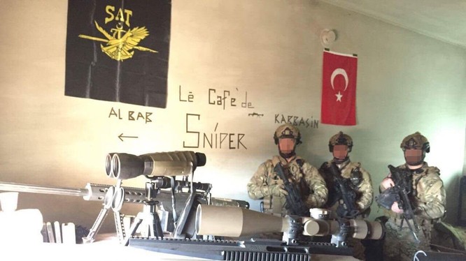 Lính đặc nhiệm Thổ Nhĩ Kỳ trong một vị trí gần thành phố Al-Bab