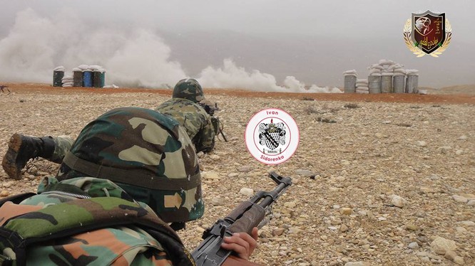 Binh sĩ quân đội Syria huấn luyện chiến đấu