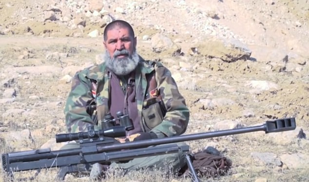 Xạ thủ bắn tỉa Abu Tahseen, 63 tuổi thề tiêu diệt hết các tay súng khủng bố IS trên quê hương mình