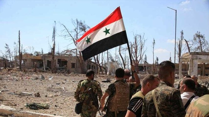 Binh sĩ quân đội Syria trên chiến trường ngoại ô thành phố Aleppo