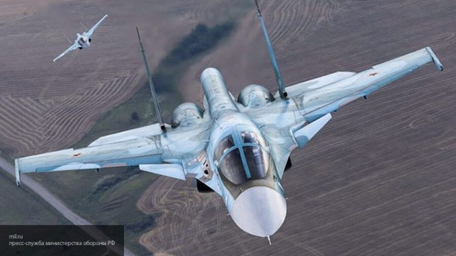 Máy bay ném bom chiến trường Su-34