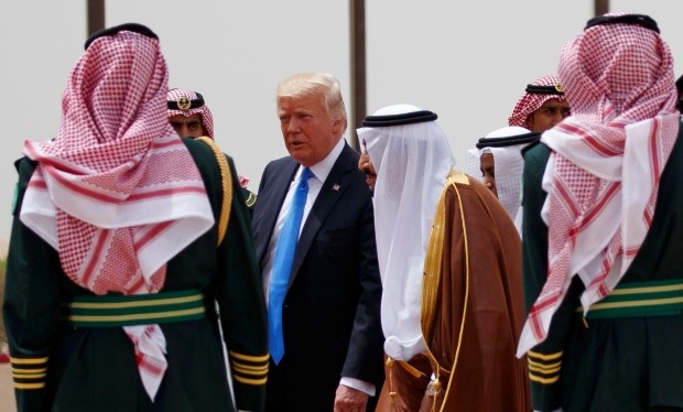 Tổng thống Mỹ Donald Trump và các nhà lãnh đạo Ả rập Xê út trong chuyến viếng thăm chính thức của ông đến quốc gia này