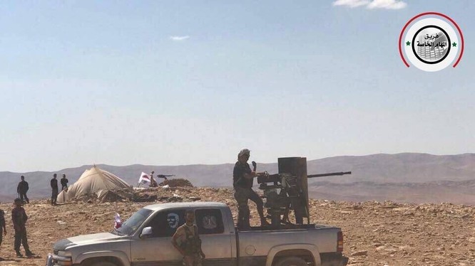 Binh sĩ quân đội Syria trên chiến trường Raqqa