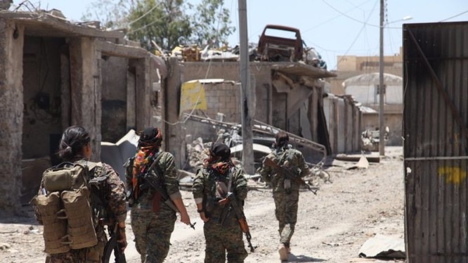 Lực lượng Dân chủ Syria do Mỹ hậu thuẫn tiến công trong thành phố Raqqa