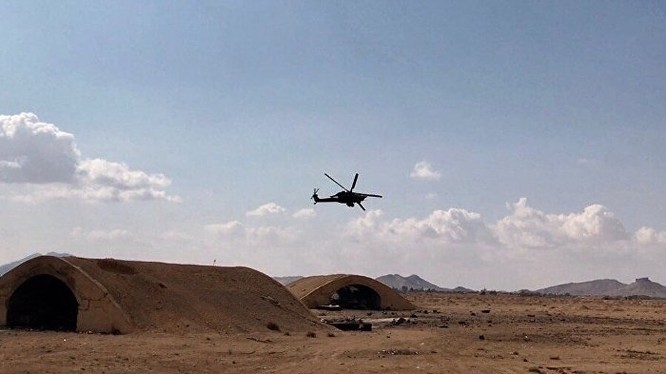 Trực thăng tấn công Mi-28 trên vùng sa mạc phía đông tỉnh Homs