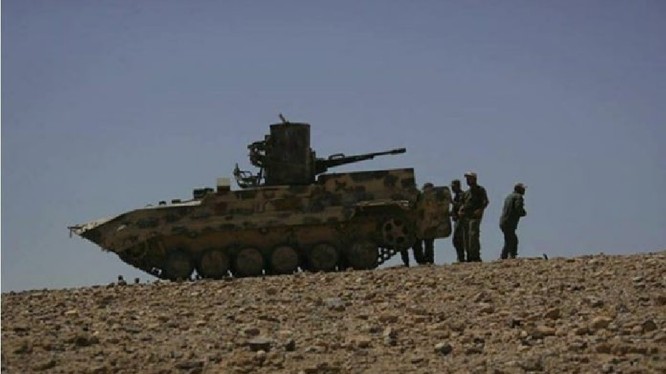 Binh sĩ quân đội Syria trên chiến trường Hama