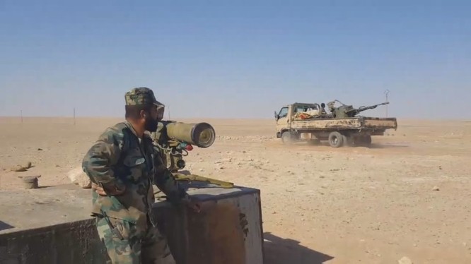 Binh sĩ lực lượng Tiger trên chiến trường sa mạc Raqqa - Homs