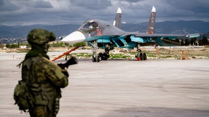 Căn cứ không quân vũ trụ Nga ở sân bay quân sự Hmeymim thuộc tỉnh Lattakia, Syria