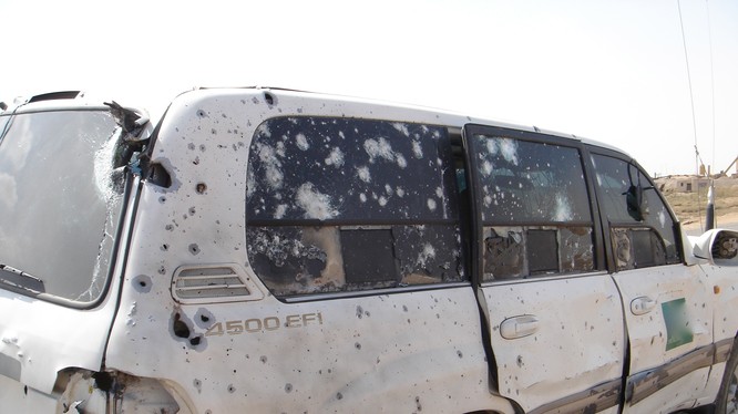 Một chiếc xe chở thủ lĩnh phiến quân HTS bị bắn nát trong một vụ ám sát - ảnh minh họa của South Front