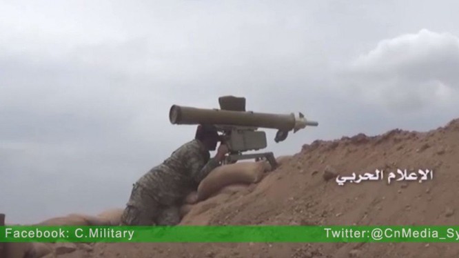 BInh sĩ quân đội Syria sử dụng tên lửa ATGM - ảnh minh họa video
