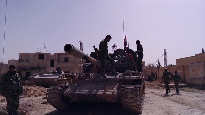 Xe tăng quân đội Syria trên chiến trường Đông Ghouta - tạm ngừng chiến sự. Ảnh minh họa Masdar News
