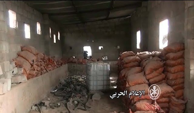 khu nhà xưởng của IS trên chiến trường Deir Ezzor - ảnh minh họa video
