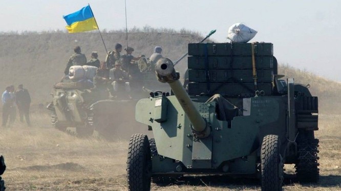 Quân đội Ukraina cơ động chiến đấu. Ảnh minh họa Voice Sevastopol 