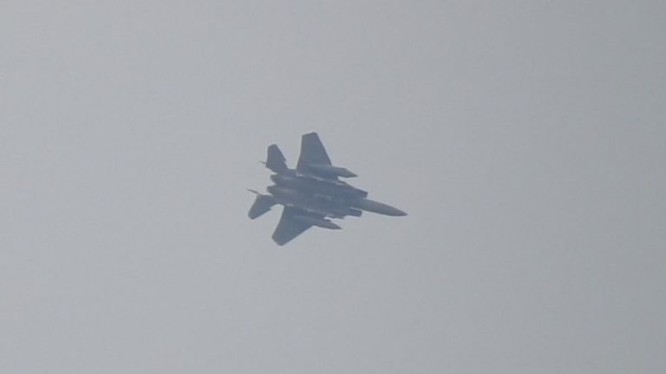 Máy bay chiến đầu F-15 không quân Mỹ trên chiến trường Deir Ezzor. Ảnh minh họa: South Front.