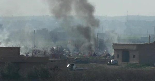 Chiến trường thị trấn Baghouz, Deir Ezzor mịt mù khói lửa. Ảnh minh họa Masdar News