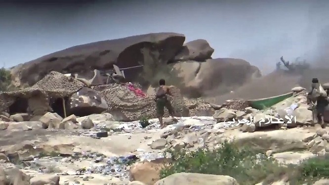 Các chiến binh Houthi tiến công trên chiến trường Ả rập Xê út. Ảnh minh họa South Front