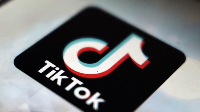 Logo ứng dụng TikTok ở Tokyo ngày 28/9/2020. Ảnh: AP