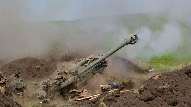 Quân đội Ukraine sử dụng pháo xe kéo M777 do Mỹ sản xuất. Ảnh RT