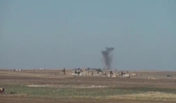 Không quân Thổ Nhĩ Kỳ không kích dân quân người Kurd ở Syria. Ảnh South Front