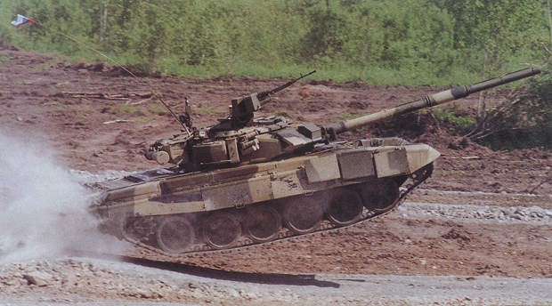 Xe tăng chiến đấu T-90S do Nga chế tạo.