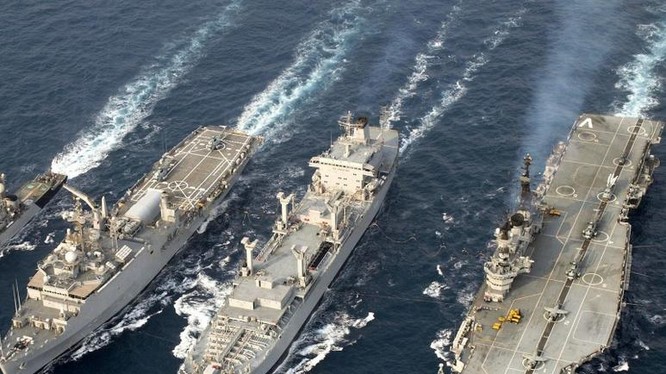 Hạm đội hải quân Ấn Độ. Ảnh: Sina.