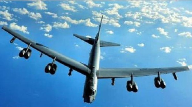 Máy bay ném bom B-52 của không quân Mỹ. Ảnh: Sina.