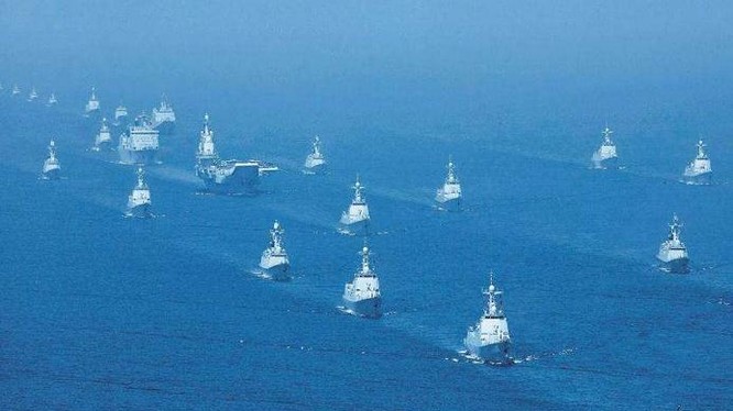 Biên đội tàu chiến hải quân Trung Quốc. Ảnh: Huanqiu.