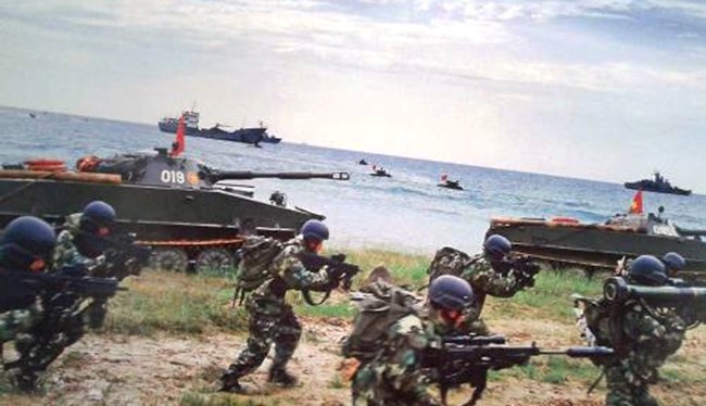 Lực lượng hải quân đánh bộ của Việt Nam trong một cuộc diễn tập