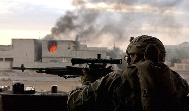 Một lính bắn tỉa Mỹ trên chiến trường Iraq