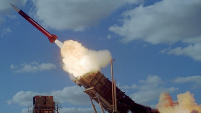 Tên lửa Patriot Israel khai hỏa