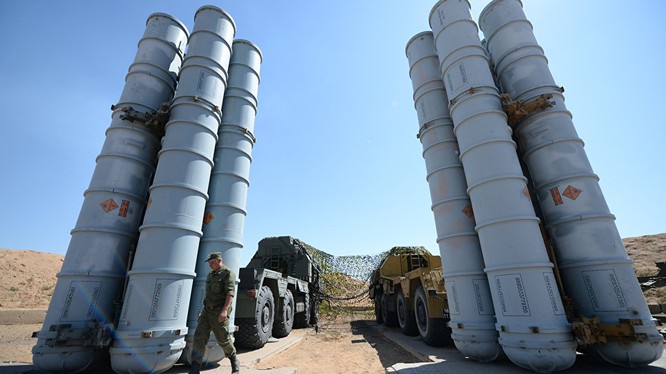 Hệ thống tên lửa S-300 của Nga
