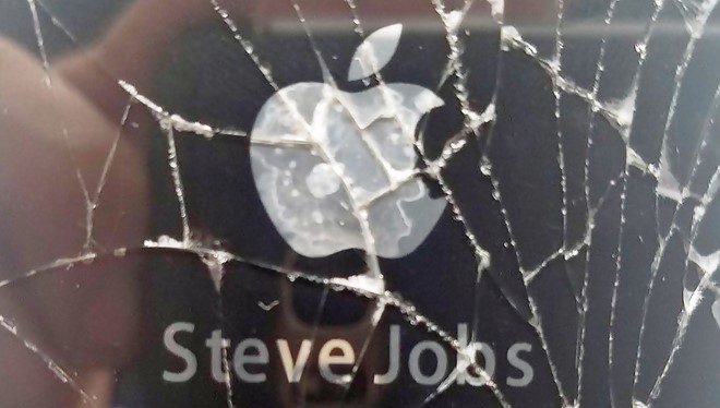 Dòng chữ cùng logo với khuôn mặt Steve Jobs. Ảnh: BGR.