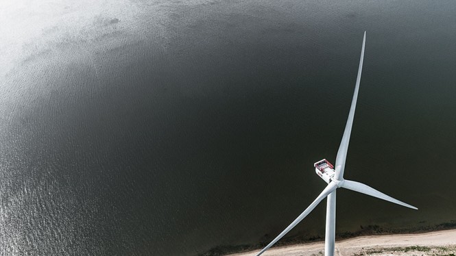 Turbin gió khổng lồ của Đan Mạch với chiều dài mỗi cánh quạt 80 m