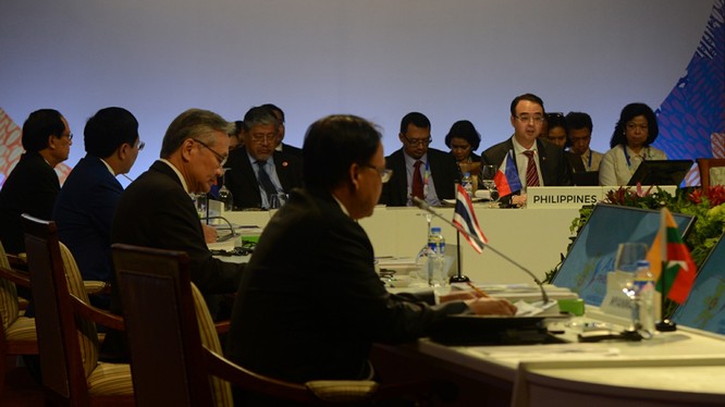 Phiên họp các bộ trưởng ASEAN tại Manila, Philippines - Ảnh: ABS-CBN 