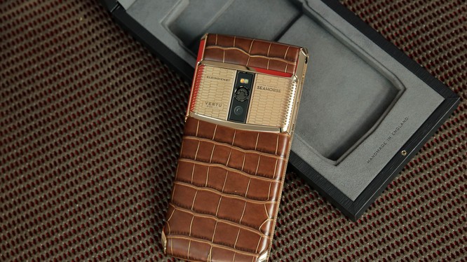 Vertu New Signature Touch - The Floating Seahorse