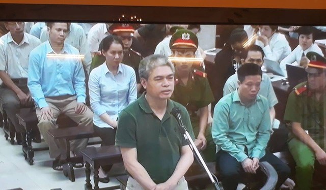 Bị cáo Nguyễn Xuân Sơn trong phiên xét xử sơ thẩm - Ảnh: XT