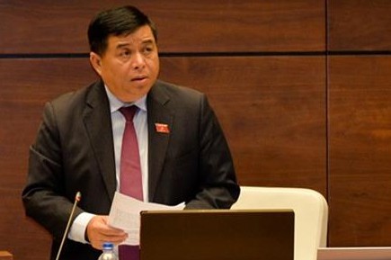 Bộ trưởng Nguyễn Chí Dũng cho rằng việc sáp nhập chưa ai bàn cả, dự thảo Nghị quyết QH mới nói là có thể - Ảnh: QH