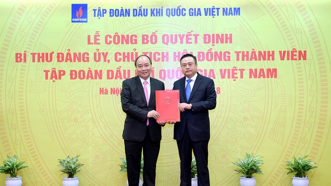 Thủ tướng tận tay trao quyết định bổ nhiệm ông Trần Sỹ Thanh giữ chức Chủ tịch HĐTV PVN