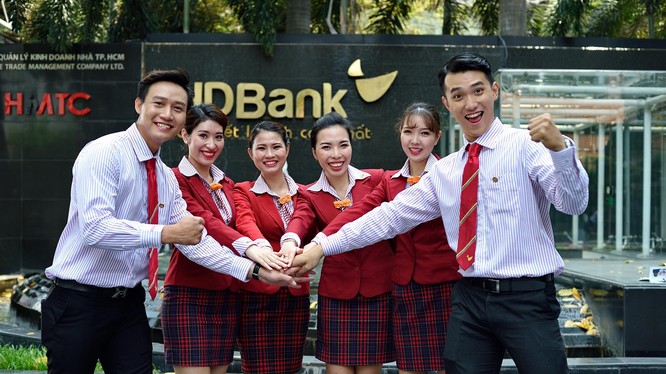 Với đợt “săn lùng” số lượng lớn nhân sự cao cấp ở các mảng, HDBank đang mang lại cơ hội nghề nghiệp hấp dẫn cho những bạn trẻ yêu thích nghề tài chính – ngân hàng