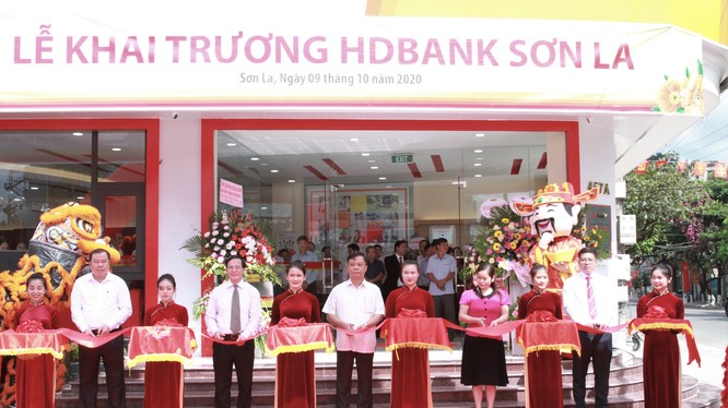 Lễ cắt băng khai trương chi nhánh HDBank Sơn La
