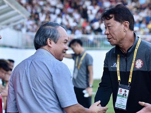 HLV Chung Hae-soung của TP.HCM được đánh giá cao, đưa đội chủ sân Thống Nhất cán đích vị trí Á quân. Ảnh HAGL FC.