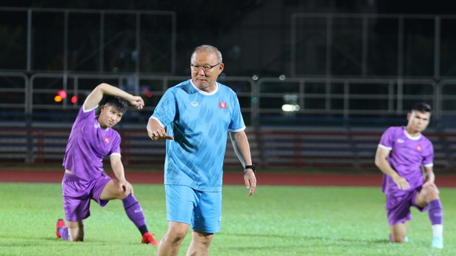 Thầy Park chèo lái đội tuyển Việt Nam tại AFC Cup 2022. Ảnh VFF.
