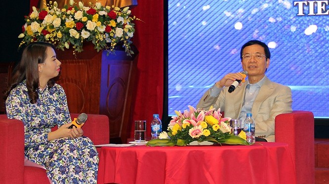 Bộ trưởng Nguyễn Mạnh Hùng phát biểu tại buổi đối thoại.