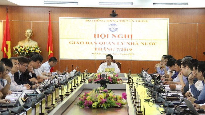 Bộ trưởng Bộ TT&TT Nguyễn Mạnh Hùng phát biểu tại Hội nghị giao ban 