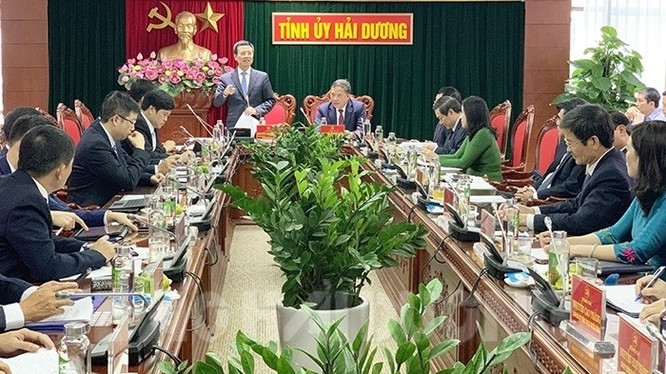 Bộ trưởng Bộ TT&TT Nguyễn Mạnh Hùng phát biểu tại buổi làm việc 