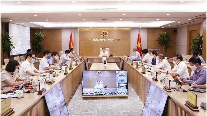 Bộ trưởng Nguyễn Mạnh Hùng chủ trì Hội nghị giao ban. Ảnh Mic