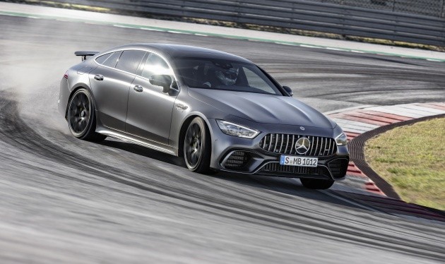 Mercedes-Benz đã có cú nhảy vọt từ vị trí thứ 3 lên vị trí dẫn đầu Top thương hiệu ô tô có giá trị nhất thế giới.