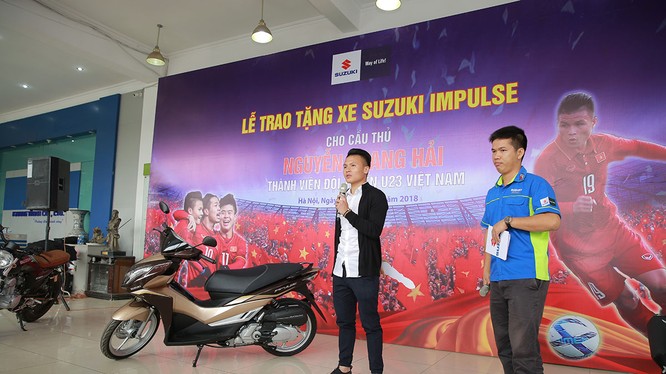 Suzuki Việt Nam hy vọng đây sẽ làm món quà ý nghĩa dành tặng cho những cống hiến của tuyển thủ Quang Hải trong VCK U23 châu Á 2018