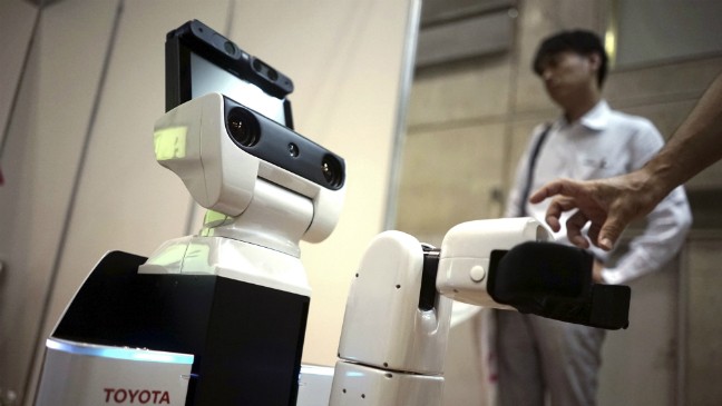 Trái ngược với những dự báo, phần lớn lao động được hỏi trong cuộc khảo sát của WEF lại tỏ ra lạc quan trước xu hướng tự động hóa và tiến bộ trong lĩnh vực robot, trí tuệ nhân tạo (AI). Ảnh: Toyota.