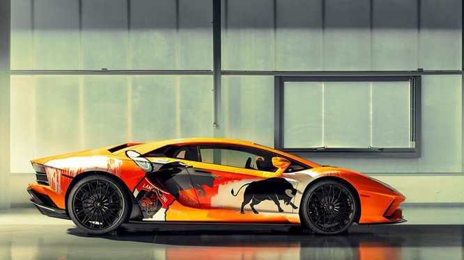 Mẫu Lamborghini Adventador S được sơn lại bởi Skyler Gray. Ảnh: Carbuzz